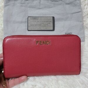 💯 Authentic Fendi zippy wallet 🍀